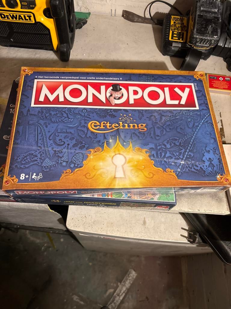 Monopoly Efteling Editie - Zo goed als nieuw, Hobby en Vrije tijd, Gezelschapsspellen | Bordspellen, Een of twee spelers, Ophalen of Verzenden