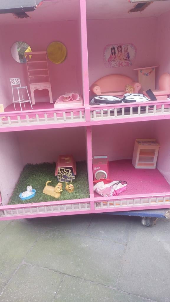 Poppenhuis opknapper - Barbie/K3 thema, Ophalen of Verzenden, Gebruikt, Poppenhuis