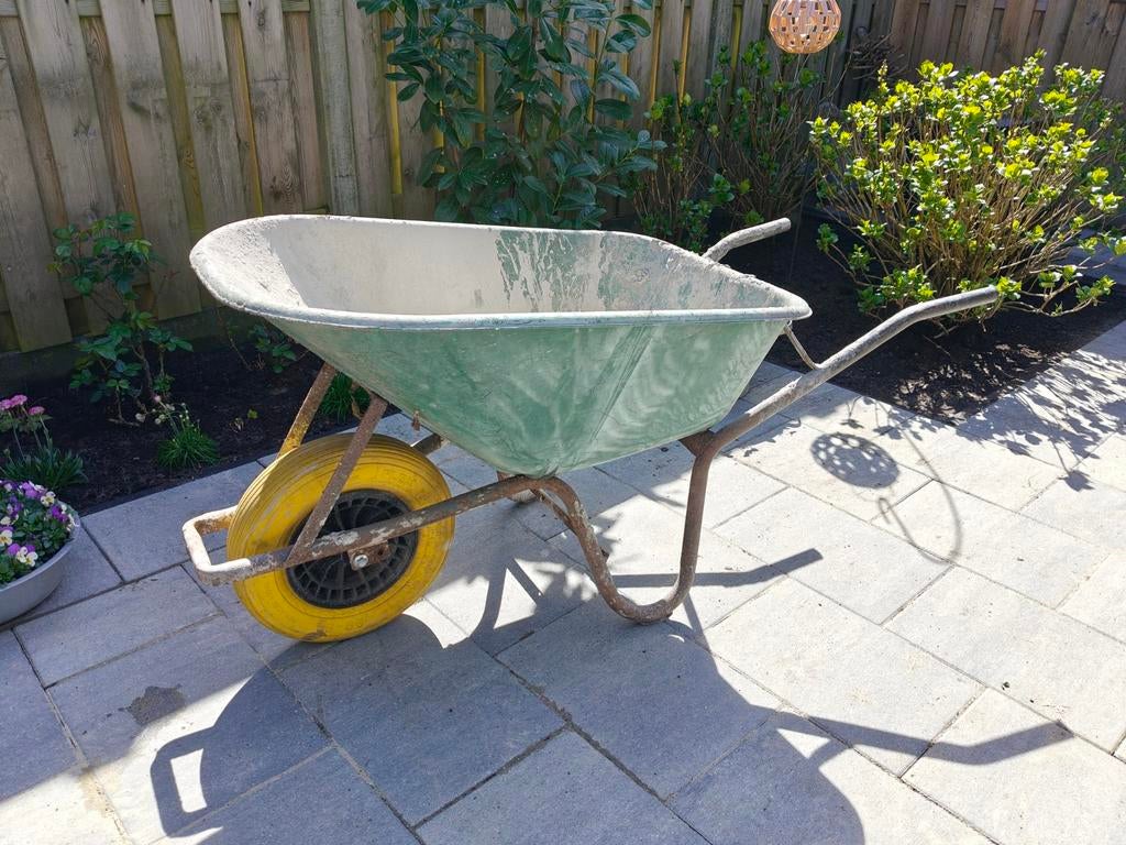 Kruiwagen met kunststof bak en anti-lek band, Ophalen, Gebruikt, Handmatig, Eenwielig