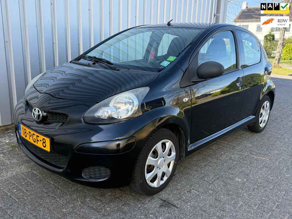 Toyota Aygo 1.0-12V Access/ airco / 2011 nap, Auto's, Voorwielaandrijving, Gebruikt, 4 stoelen, Origineel Nederlands