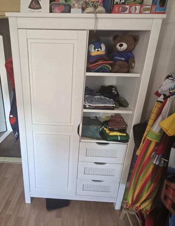 Kinder kleding kast wit hout, Kinderen en Baby's, Kinderkamer | Commodes en Kasten, Ophalen, 50 tot 70 cm, 105 cm of meer, 100 cm of meer