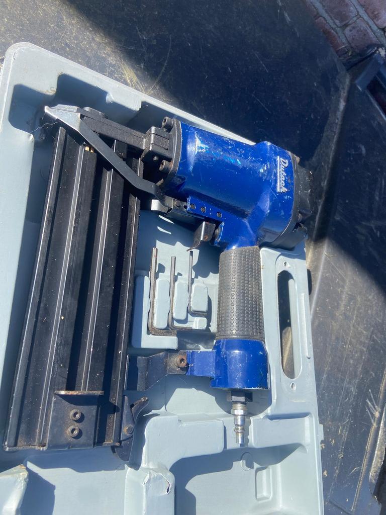 Spijkerpistool, Doe-het-zelf en Verbouw, Gereedschap | Handgereedschap, Ophalen of Verzenden, Zo goed als nieuw