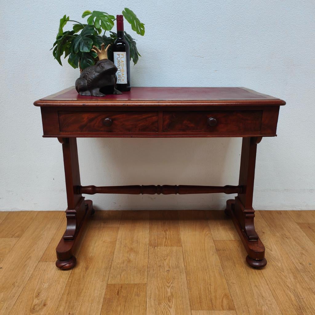 Antiek bureau, mahoniehouten schrijftafel, thuiswerkplek, Huis en Inrichting, Bureaus, Valkenswaard, Gebruikt, Info@flashbackfurniture.nl