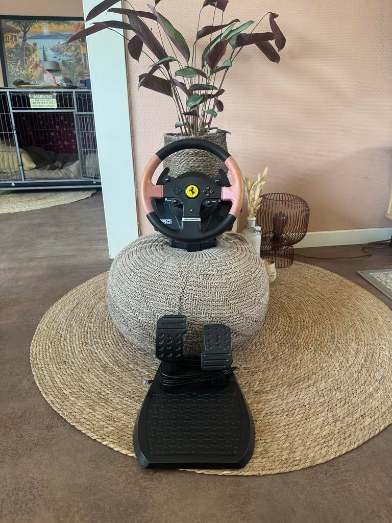 Thrustmaster T150 RS - Ferrari Edition racestuur, Ophalen, Online, Gebruikt, 1 speler