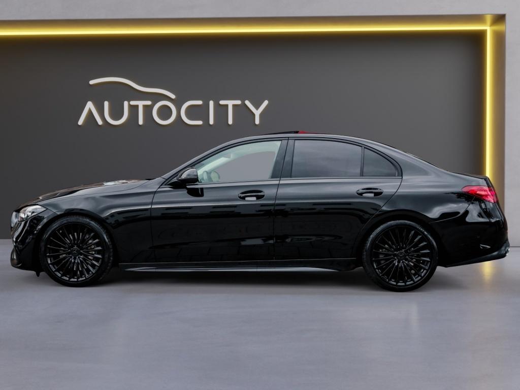 Mercedes-Benz C-Klasse 180 AMG Line l Night Pakket l Schuifd, Automaat, Euro 6, 4 cilinders, Zwart