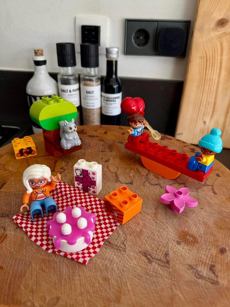Lego Duplo Verjaardagspicknick set met figuren en accessoire, Ophalen, Inclusief minifiguren, Gebruikt, Duplo