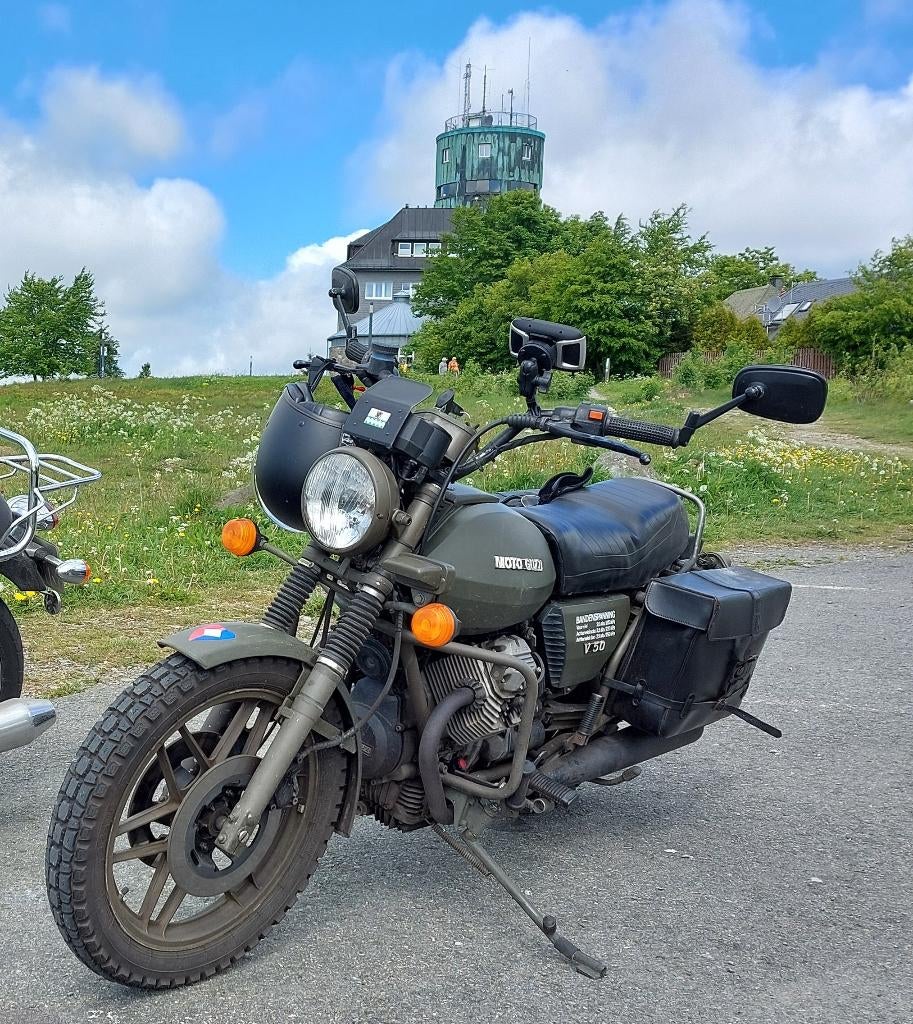 Moto Guzzi V50 III NATO 1985 belastingvrij, Motoren, Motoren | Moto Guzzi, Cardan-aandrijving, 2 cilinders, 490 cc, Particulier