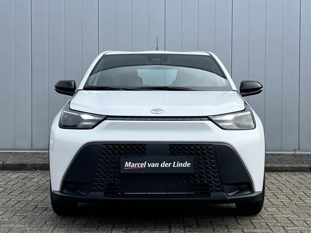 Toyota Aygo X Hybrid 115 play Hybrid NIEUW VOORRAAD LEVERBAA, Stof, Gebruikt, Zwart, 4 stoelen