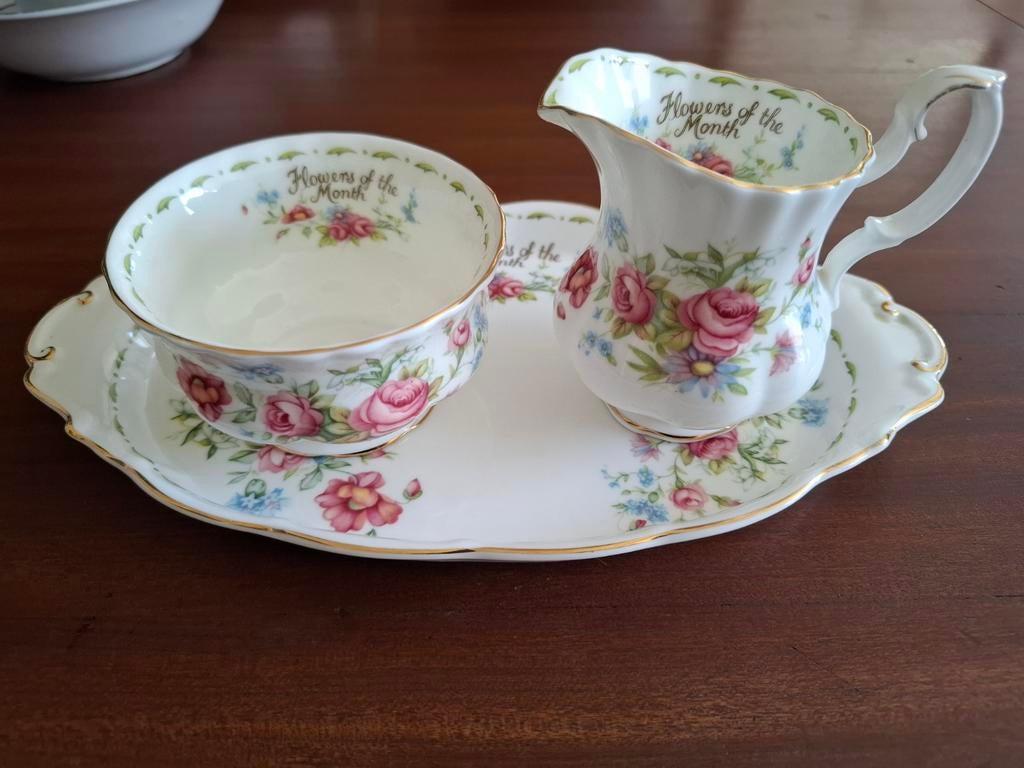 Royal Albert "Flowers of the Month" roomstel - set zgan, Ophalen of Verzenden