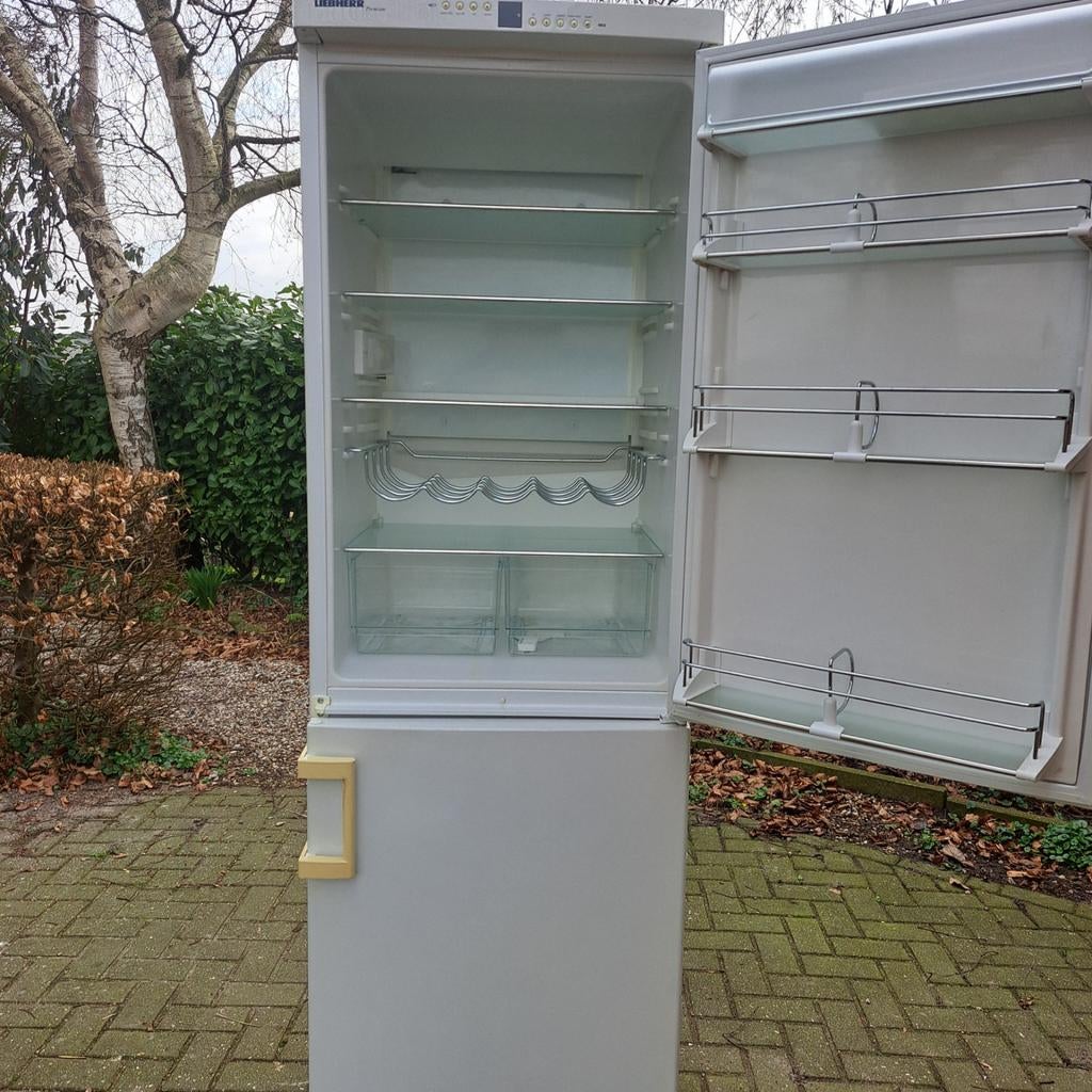 GROTE LIEBHERR KOEL/VRIEZER 200cm a 175,00. Of AMERIKAANSE?, Ophalen, 200 liter of meer, 60 cm of meer, Met aparte vriezer