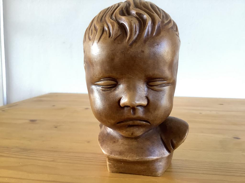 Oud beeldje van kinderkopje uit marmer of natuursteen, Ophalen of Verzenden