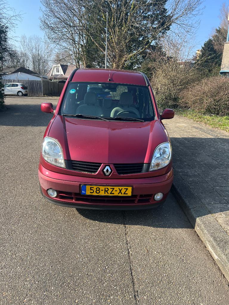 Renault Kangoo 1.6 16V 2005 Rood, Auto's, 49 €/maand, Origineel Nederlands, Handgeschakeld, 1080 kg