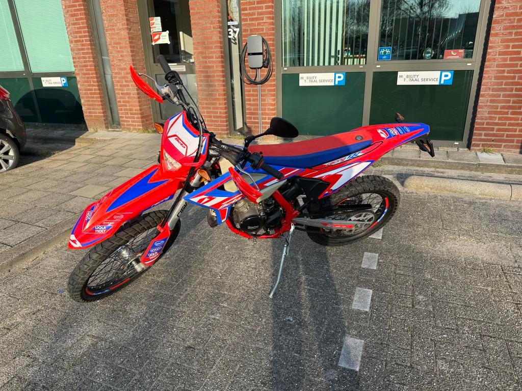 Beta 50 RR Enduro Racing, Fietsen en Brommers, Brommers | Crossbrommers, 6 versnellingen, Zo goed als nieuw, 50 cc, Ophalen