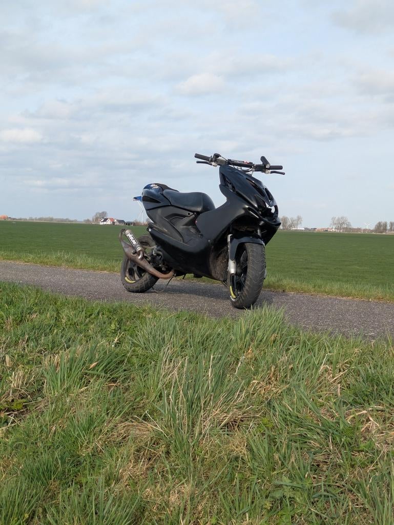 Yamaha aerox.teruil, Fietsen en Brommers, Tweetakt, Aerox, Maximaal 45 km/u, 70 cc