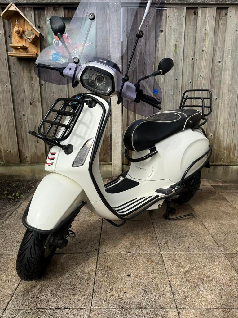 Vespa Sprint 50 4T 2016 Snor FULL OPTION, Ophalen, Gebruikt, Overige modellen, Benzine