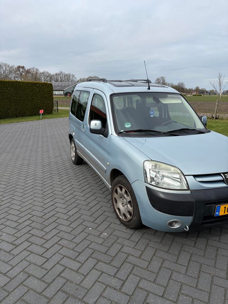 Peugeot Partner 1.6 16V Combi 2006 Grijs, Origineel Nederlands, Handgeschakeld, Zilver of Grijs, 57 €/maand