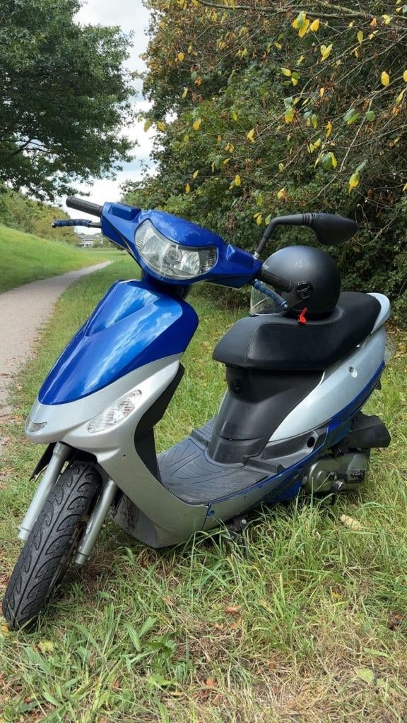Peugeot v-clic 4t 50cc MOET WEG, Fietsen en Brommers, Scooters | Peugeot, Ophalen, Gebruikt, Overige modellen, Maximaal 45 km/u
