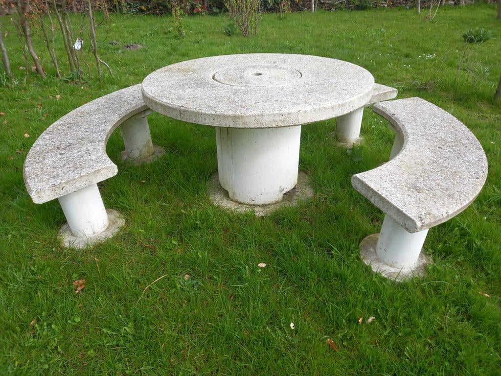 Robuuste ronde picknicktafel van beton met bankjes, Ophalen, Gebruikt, Rond, Overige materialen
