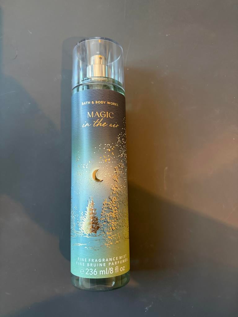 Bath & Body Works Magic in the Air Fine Fragrance 236 ml, Ophalen of Verzenden, Zo goed als nieuw