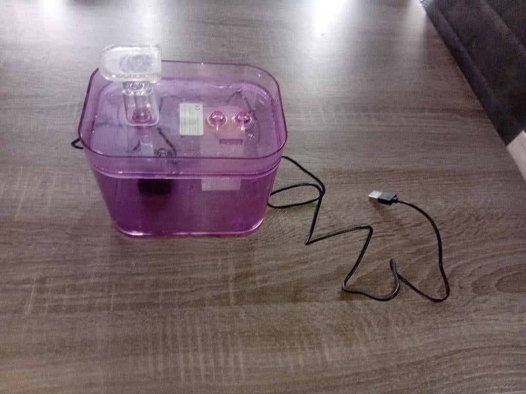 Leuke paarse/lila katten drinkfontein, Ophalen of Verzenden, Zo goed als nieuw