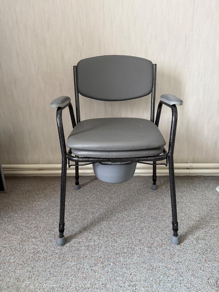 Toiletstoel Po stoel, Ophalen, Zo goed als nieuw