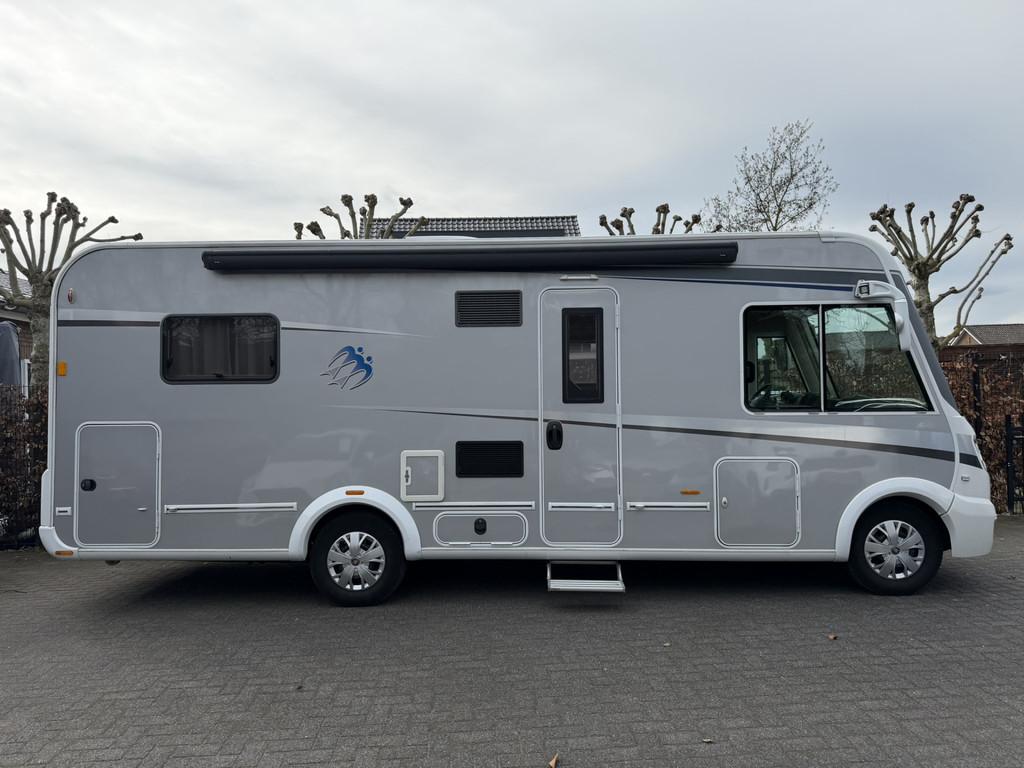 Knaus Sky i Plus 700 LX Queensbed Luchtvering 2x Airco Trekh, Caravans en Kamperen, Campers, Integraal, Buitenlamp, 7 tot 8 meter