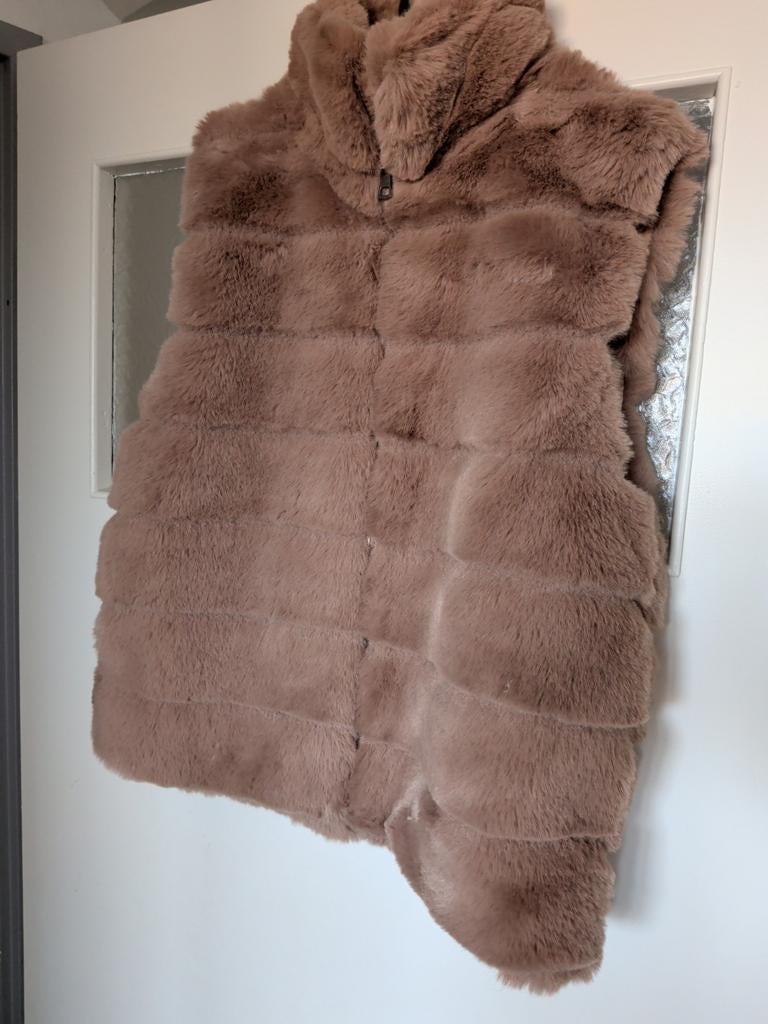 Bruine bodywarmer van imitatiebont, Kleding | Dames, Bodywarmers, Ophalen of Verzenden, Zo goed als nieuw, Bruin