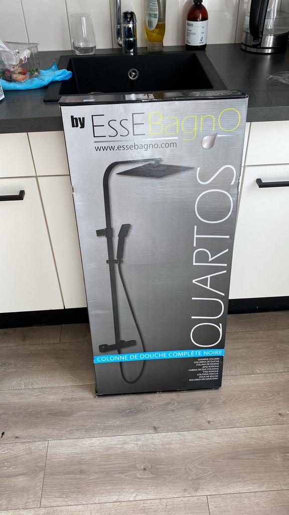 Quartos Essebagno mat zwarte regendouche vierkant, Doe-het-zelf en Verbouw, Ophalen, Nieuw, Douche