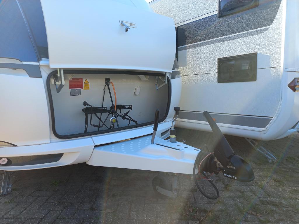 Hobby De Luxe 490 KMF met cassetteluifel, Hobby, Bedrijf, Schokbreker, Overige