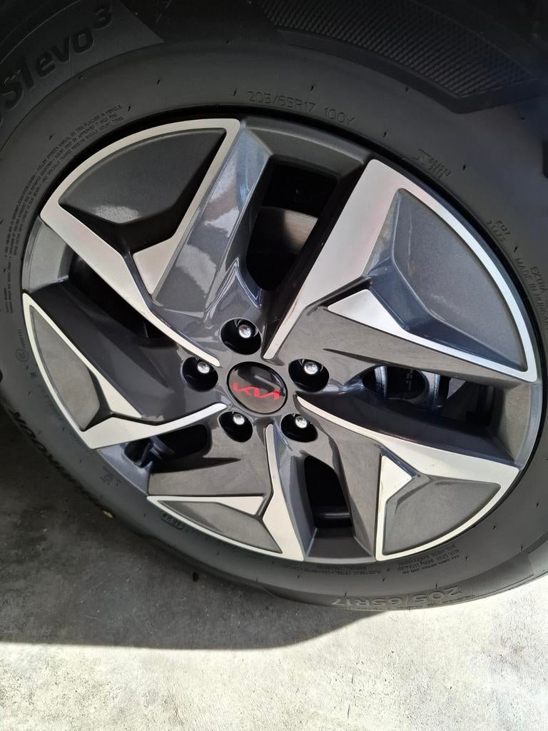 Set Kia velgen met Hankook banden 17" - nieuwstaat, Auto-onderdelen, Ophalen, Nieuw, 17 inch, 205 mm