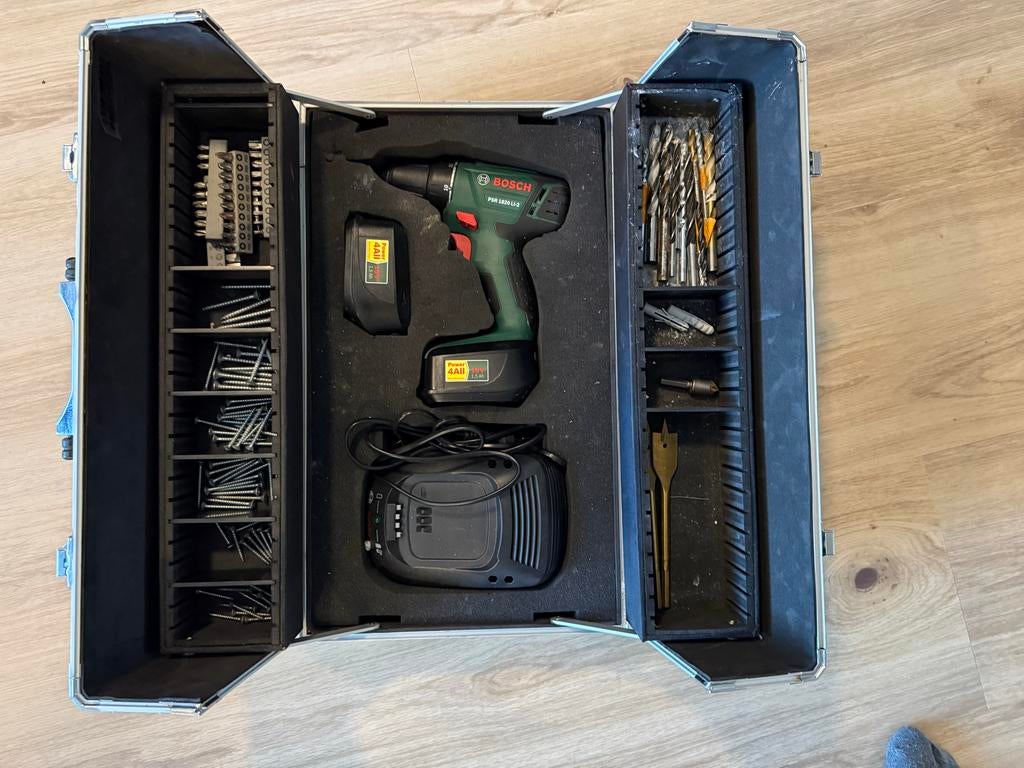 Bosch PSR 1820 LI-2 Accuboormachine met accessoires, Doe-het-zelf en Verbouw, Gereedschap | Boormachines, Ophalen, Gebruikt, Variabele snelheid