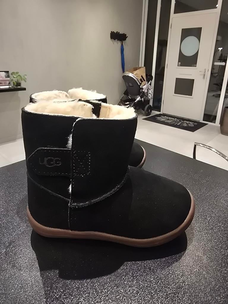 UGG Snowboots / Enkellaarsjes, UGG, Zwart, Snowboots, Nieuw