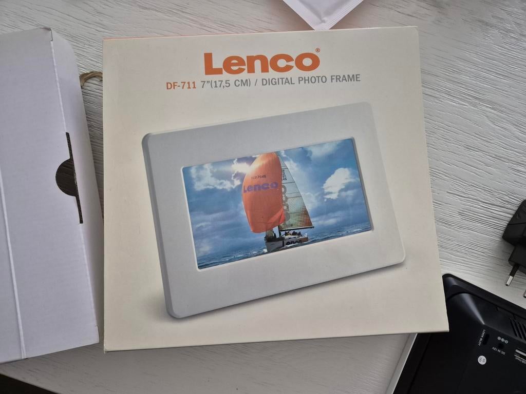 Lenco 7" digital photo frame, Audio, Tv en Foto, Fotografie | Digitale fotolijsten, Ophalen of Verzenden, Gebruikt, Kleiner dan 8 inch