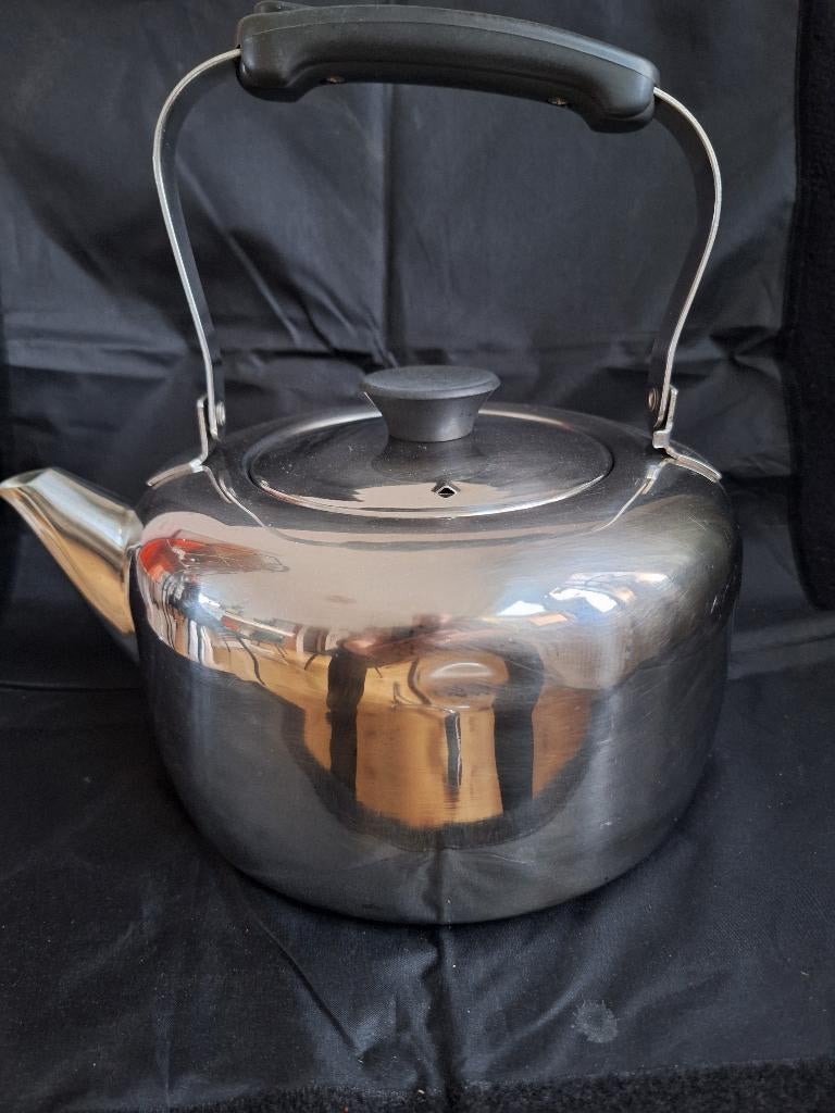 Roestvrijstalen Waterkoker met Lus en Handsvat, Ophalen, Zo goed als nieuw