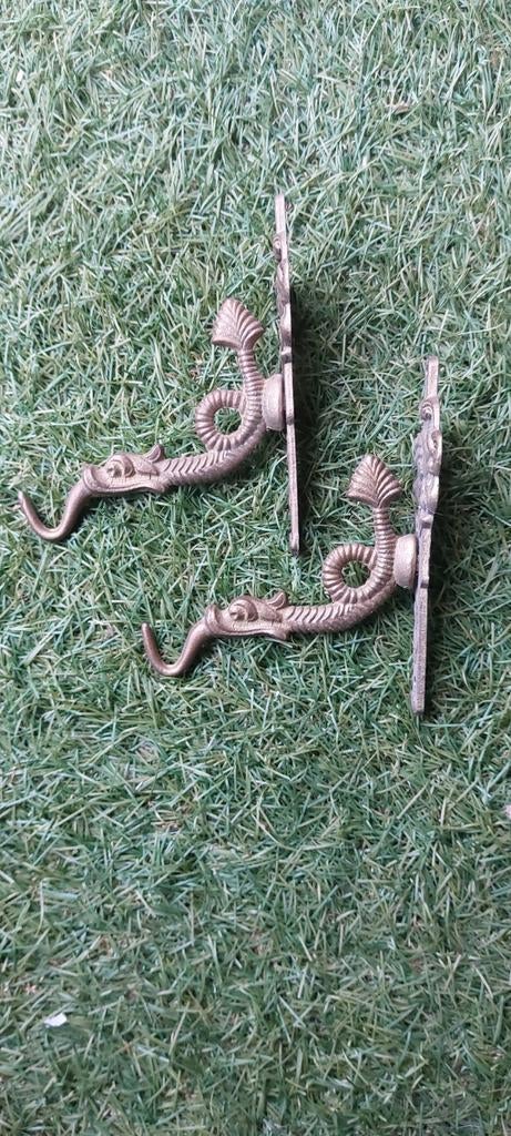 Vinted messing muurhaak man/vrouw dolfijn 2 st, Antiek en Kunst, Antiek | Koper en Brons, Ophalen of Verzenden