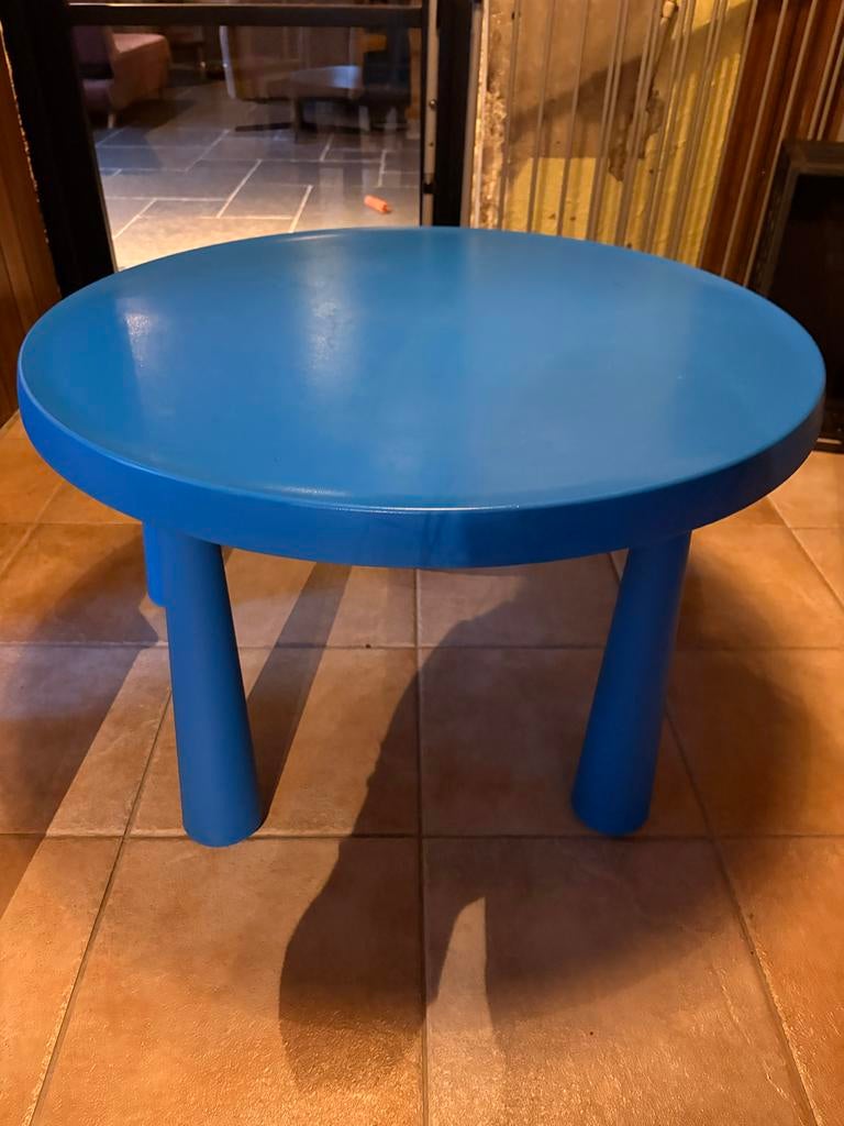 IKEA kindertafel met 3 stoelen en krukje, Kinderen en Baby's, Kinderkamer | Tafels en Stoelen, Ophalen, Gebruikt, Tafel(s) en Stoel(en)