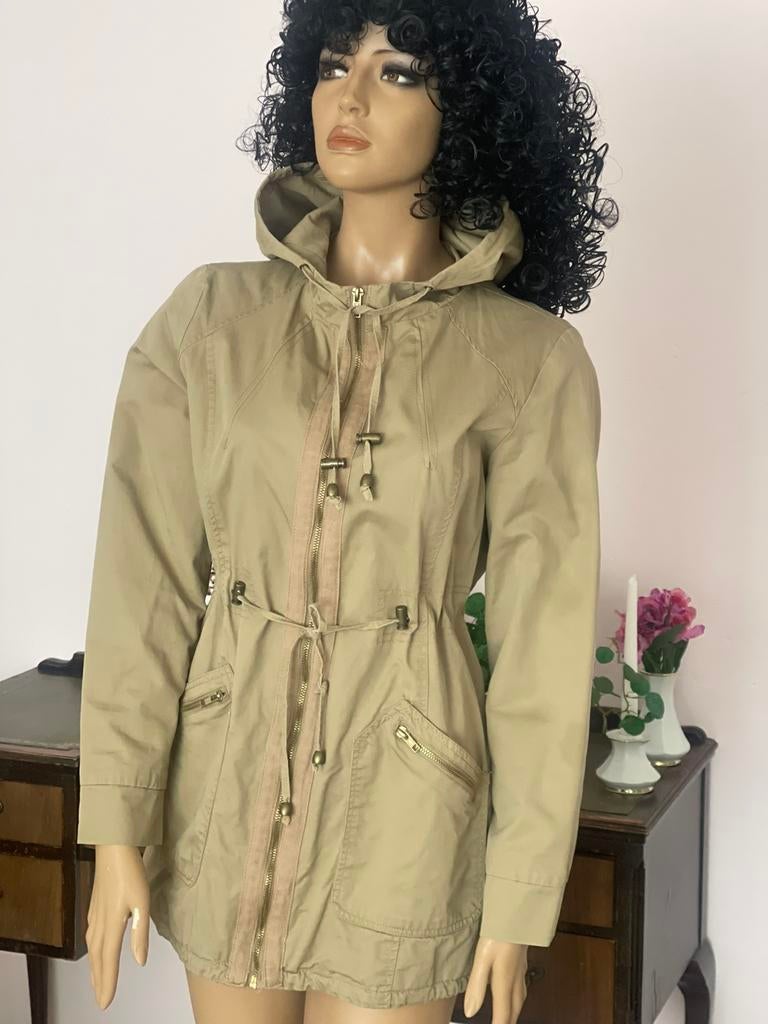 Taupe/Camel kleur tussenjas jack mantel Eswallow L capuchon, Kleding | Dames, Jassen | Winter, Ophalen of Verzenden, Gedragen