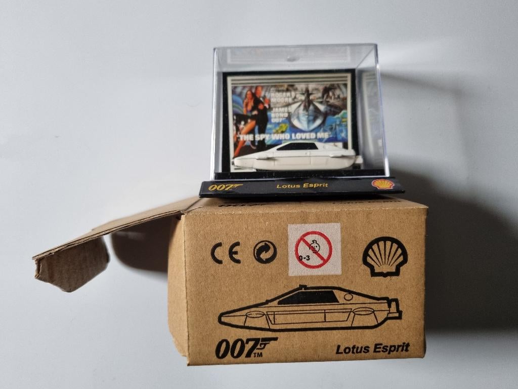4x James Bond 1:64 - miniatuur auto (SHELL) (2008), Hobby en Vrije tijd, Modelauto's | 1:18, Ophalen of Verzenden, Zo goed als nieuw