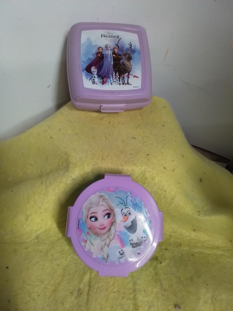14821) Disney  Frozen  brood en fruit trommel  curver, Ophalen of Verzenden, Overige figuren, Zo goed als nieuw, Overige typen