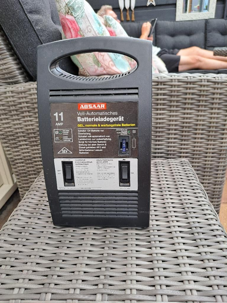 Absaar Accu oplader, Ophalen of Verzenden, Gebruikt, Universele onderdelen