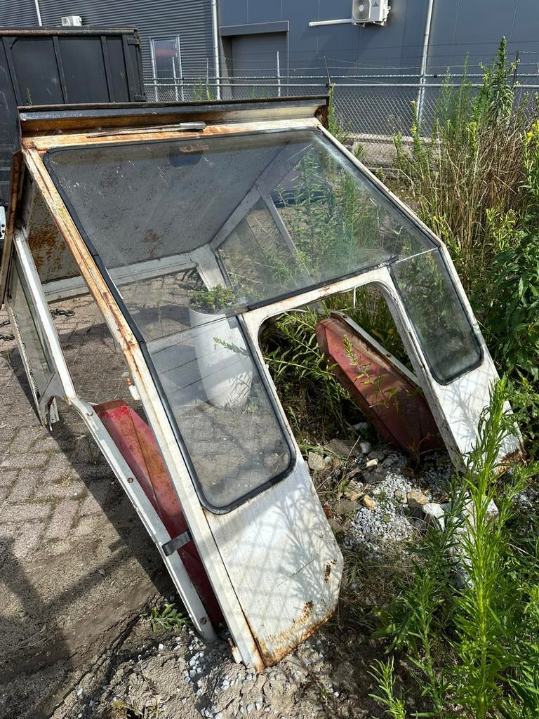 Cabine (komt van International 423), Ophalen