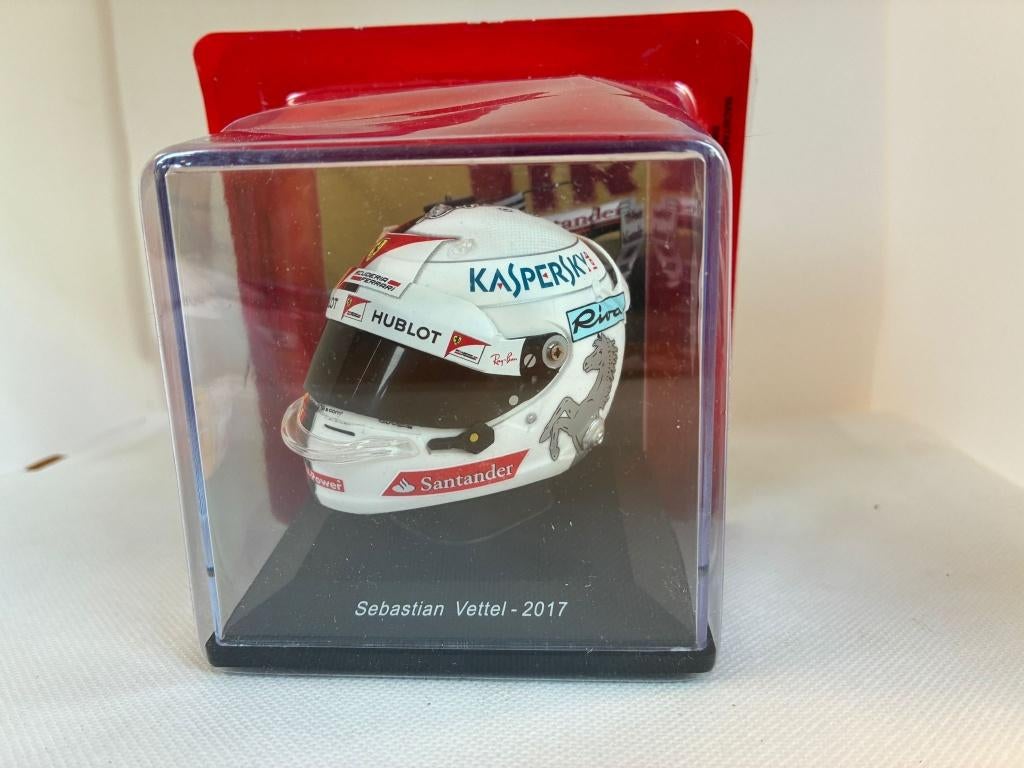 69828: Helm - F1 - Sebastian Vettel - Ferrari - '17 - Spark, Werkstraße 1, 90765 Fürth, Germany, Overige typen, Nieuw, Spark Germany