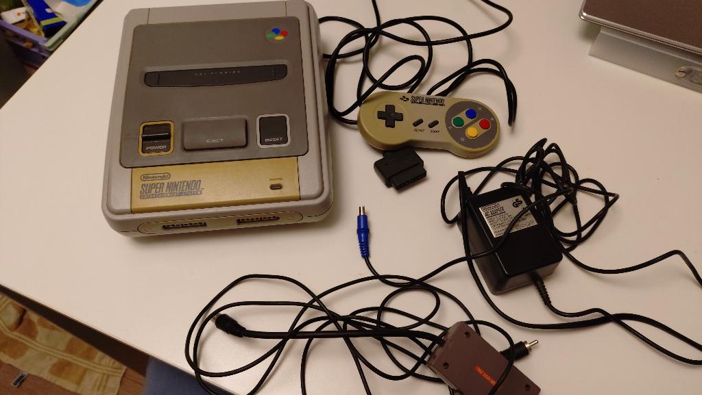 SNES console PAL met controller, Spelcomputers en Games, Spelcomputers | Nintendo Super NES, Ophalen of Verzenden, Zo goed als nieuw