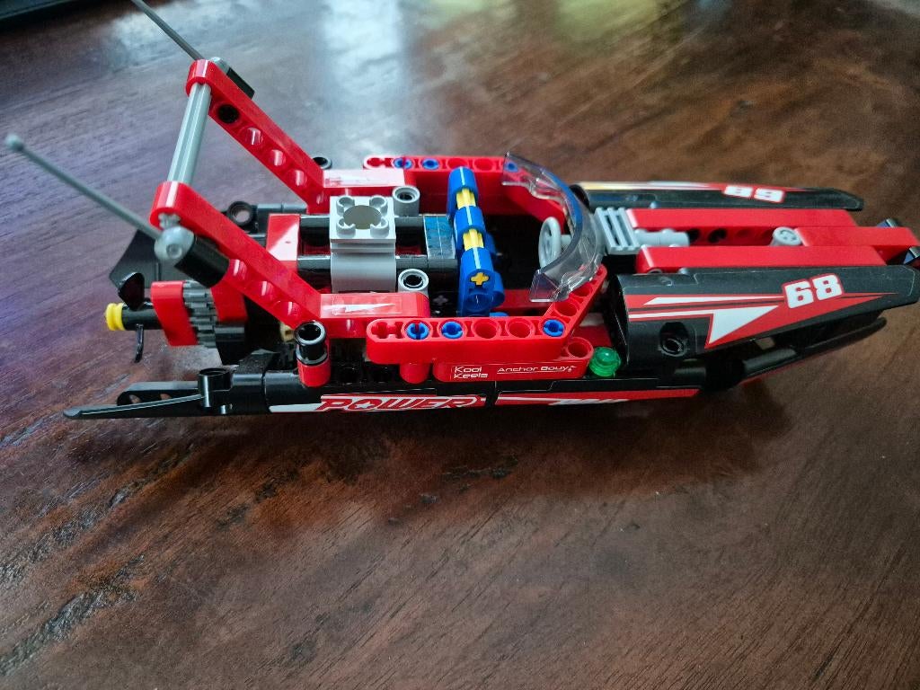 LEGO Technic Powerboat - 42089, Ophalen of Verzenden, Zo goed als nieuw, Complete set, Lego