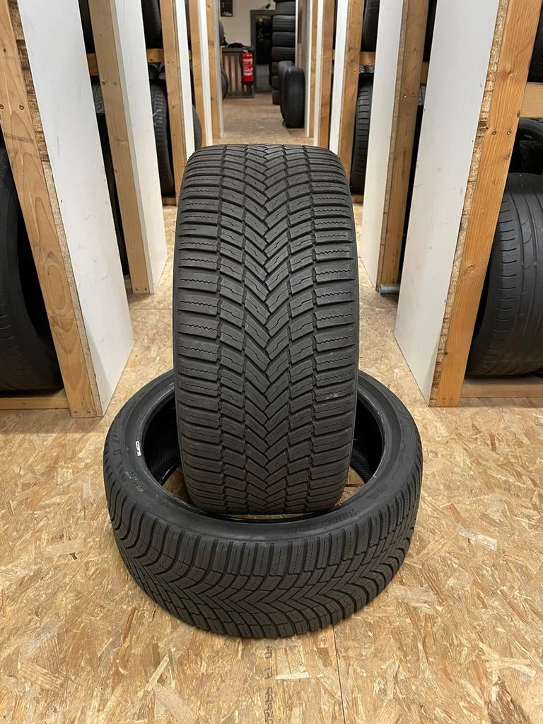 Gebruikte All Season banden 235-35-19 in sets van 2 of 4, Autobedrijf Bovak, Gebruikt, Weidehek 58c, 235 mm