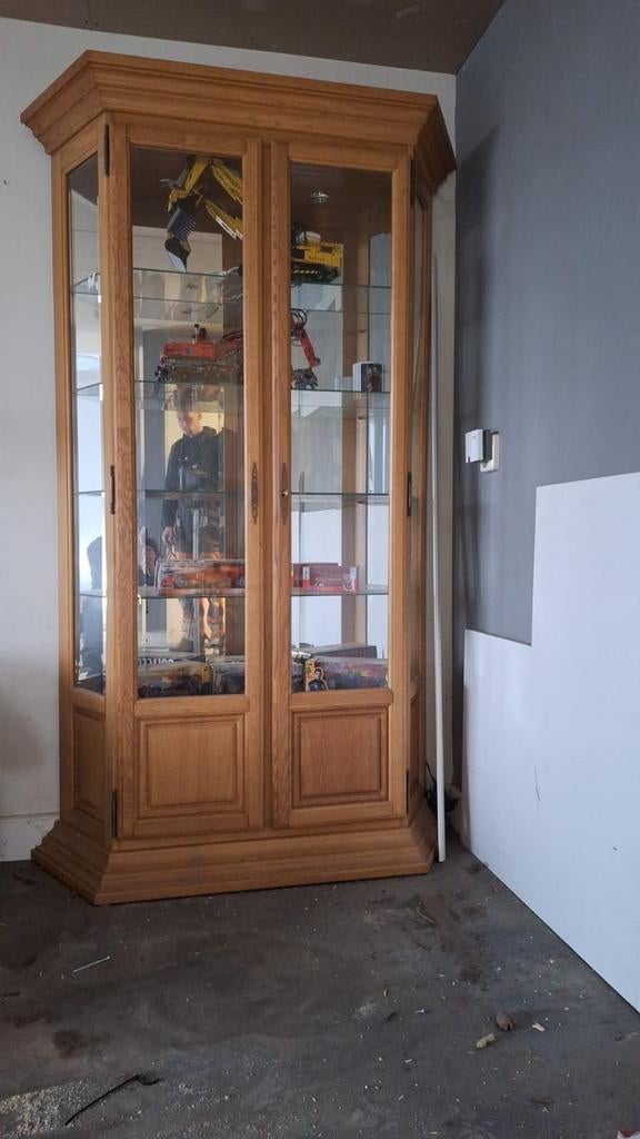 bruine vitrinekast, 100 tot 150 cm, Glas, Ophalen of Verzenden, 150 tot 200 cm