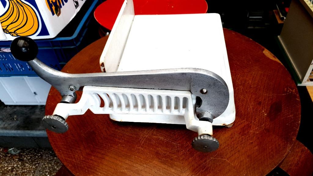 Kaas Snijder Voor horecagelegenheid of B&B Vraagprijs is 65, Ophalen