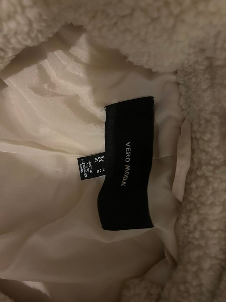 Teddyjas Vero Moda maat M, Ophalen of Verzenden, Zo goed als nieuw, Maat 38/40 (M), Zwart