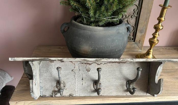 Brocante regaal of kapstok met oude haken, Ophalen of Verzenden