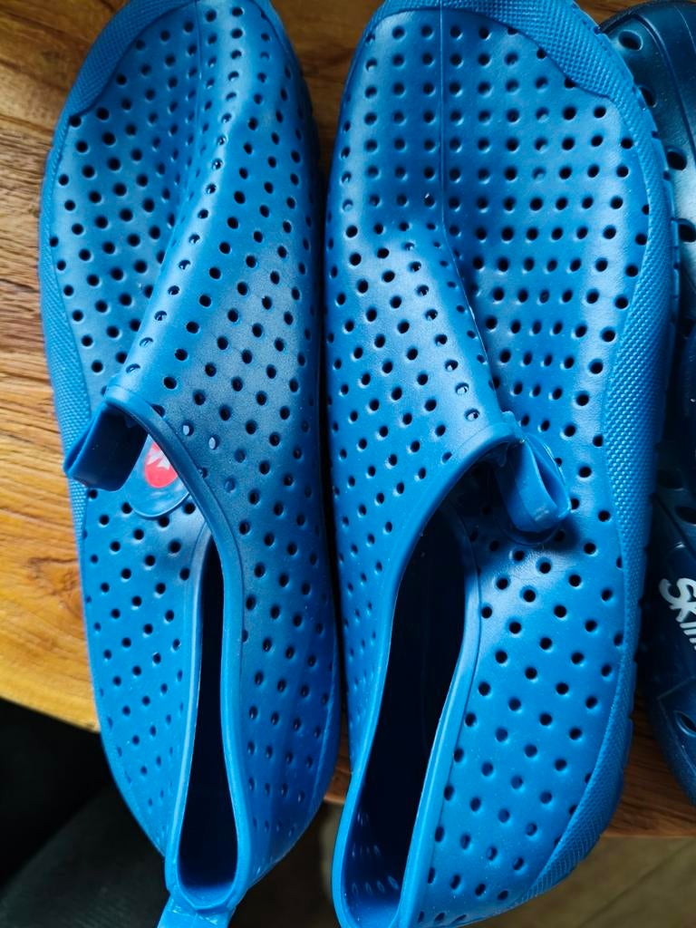 Blauwe waterschoenen maat 35 36 37, Ophalen of Verzenden, Zo goed als nieuw
